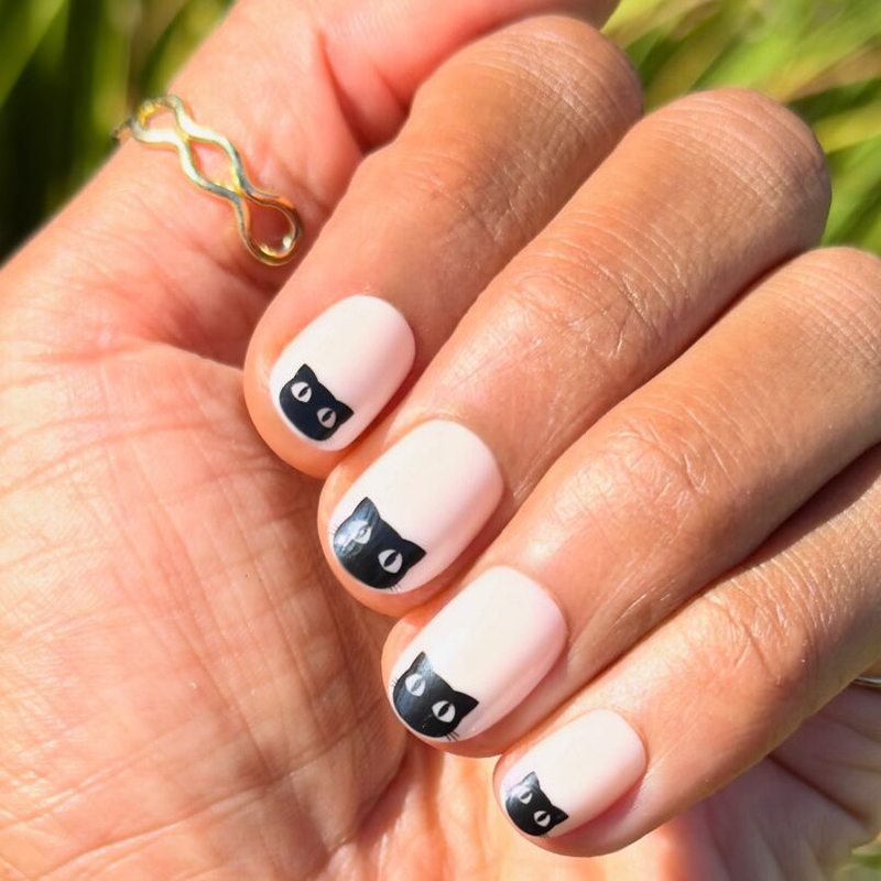 Peekaboo Cats | Extra Short | Round - Tab Press-On