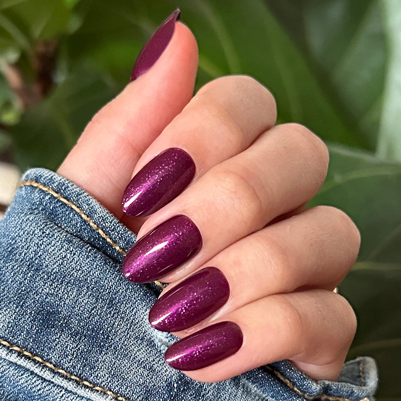 picture of Plaza Shimmer | Medium | Oval - Tab Press-On