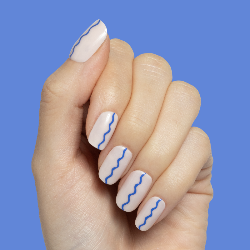 picture of Simple Squiggle | Short | Squoval - Tab Press-On