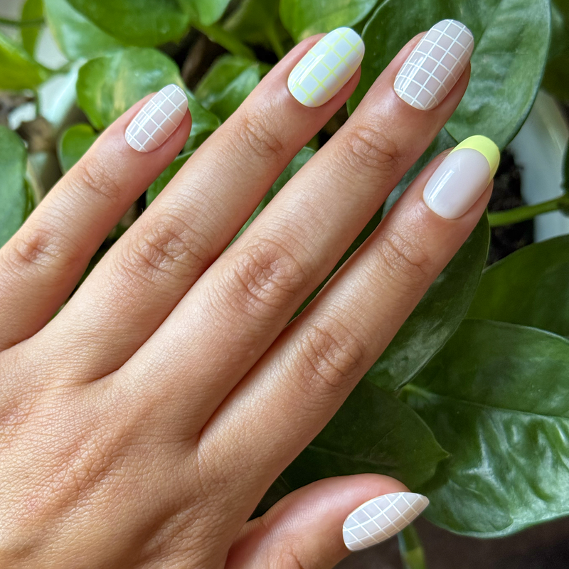 picture of Tennis Vibes Mixed Pack - Press-On | Short | Round