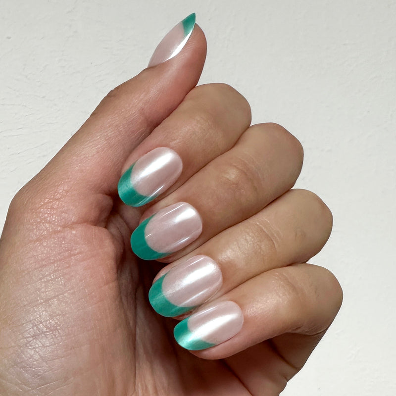 picture of Turquoise Chrome | Short | Round - Tab Press-On