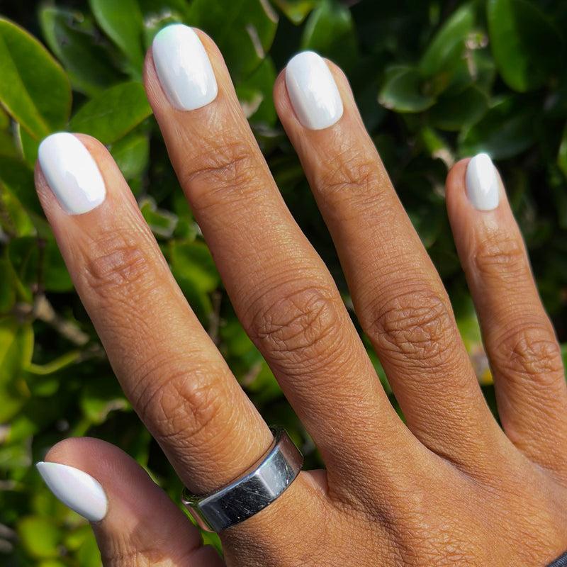 picture of White Jelly Chrome - Press-On | Extra Short | Round