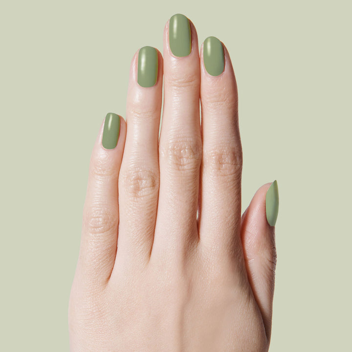 25 Stunning Olive Green Nail Designs You Must Copy Right Now - Women  Fashion Lifestyle Blog Shinecoco.com | Gold glitter nails, Gold nails, Green  nail designs