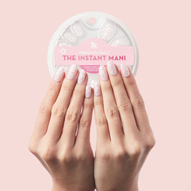 Flower Shower - Press-On | Short | Round 