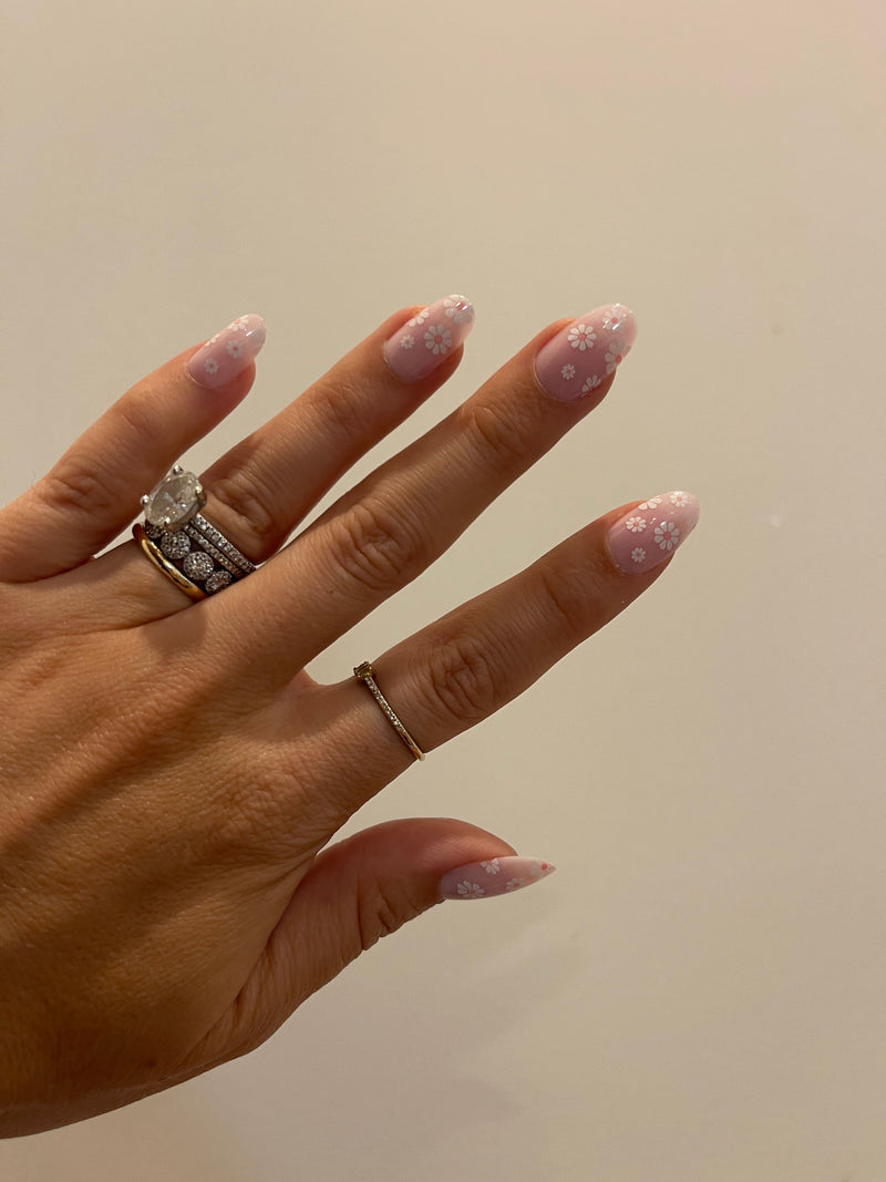 picture of Flower Shower - Press-On | Short | Round