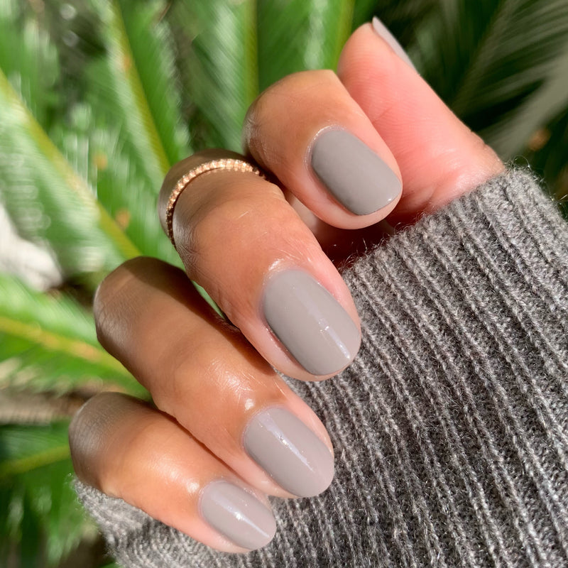 nail polish for grey dress Nails for Gray dress - Nails to the color of dress - Manicure