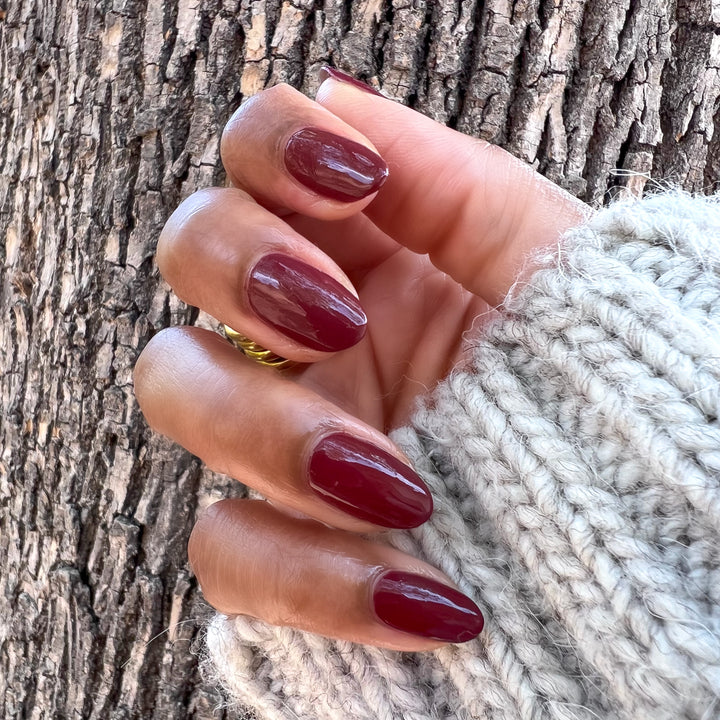 Get Into The Spirit Of Christmas With Wine Nails