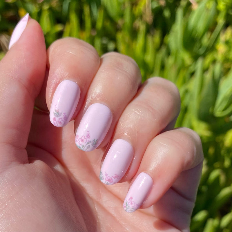 picture of Faded Florals - Press-On | Short | Round