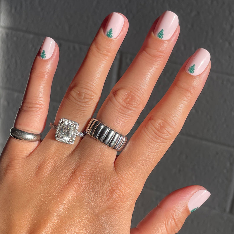 picture of Evergreen Tree | Squoval | Extra Short