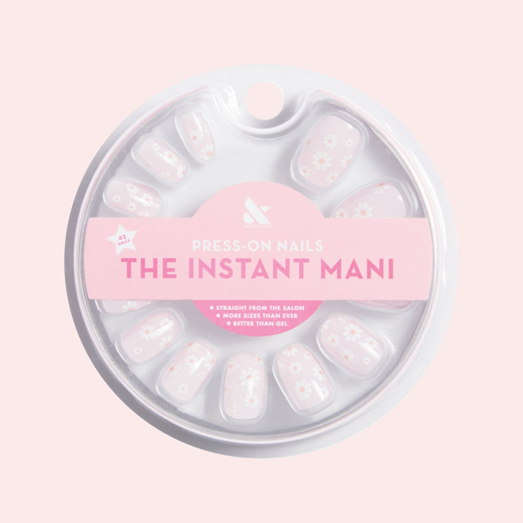 Flower Shower - Press-On | Extra Short | Round with white daisy floral print on soft pink base for easy at-home manicure
