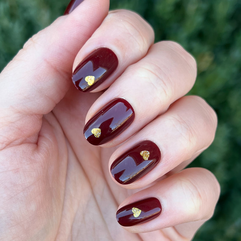 picture of Gold Vampy Heart - Press-On | Short | Round