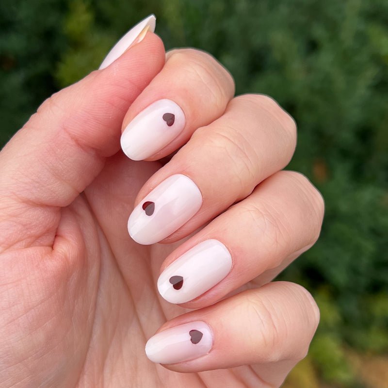 picture of Vampy Heart - Press-On | Medium | Oval