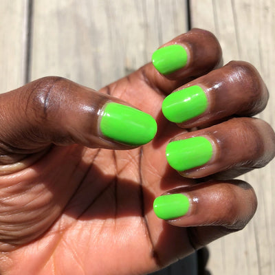 Lime Fizz polish on customer hand