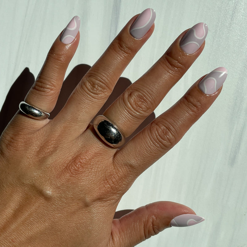 picture of Groovy Swirl - Press-On | Medium | Oval