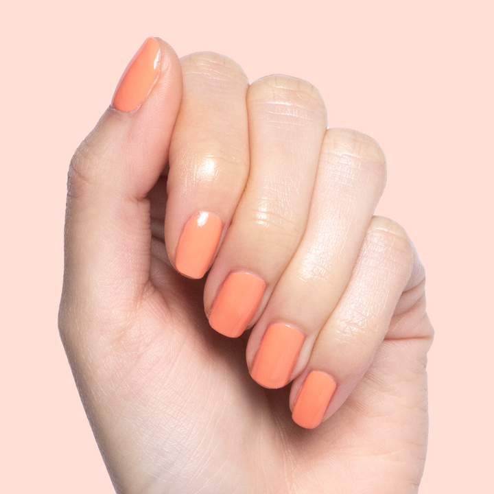 I Tried The Seche Vite Top Coat That Claims To Really Make Your Manicures  Last Longer, Here's What Happened