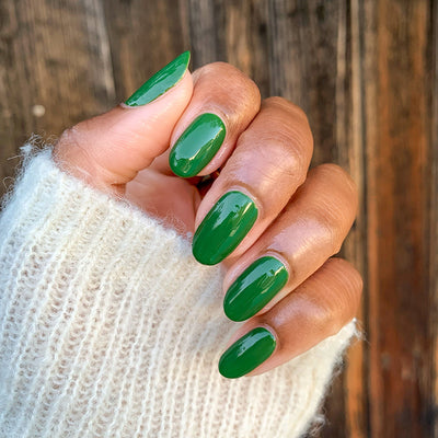 The Fall 2021 Set polish on another customer hand