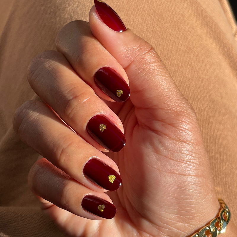 picture of Gold Vampy Heart - Press-On | Short | Round